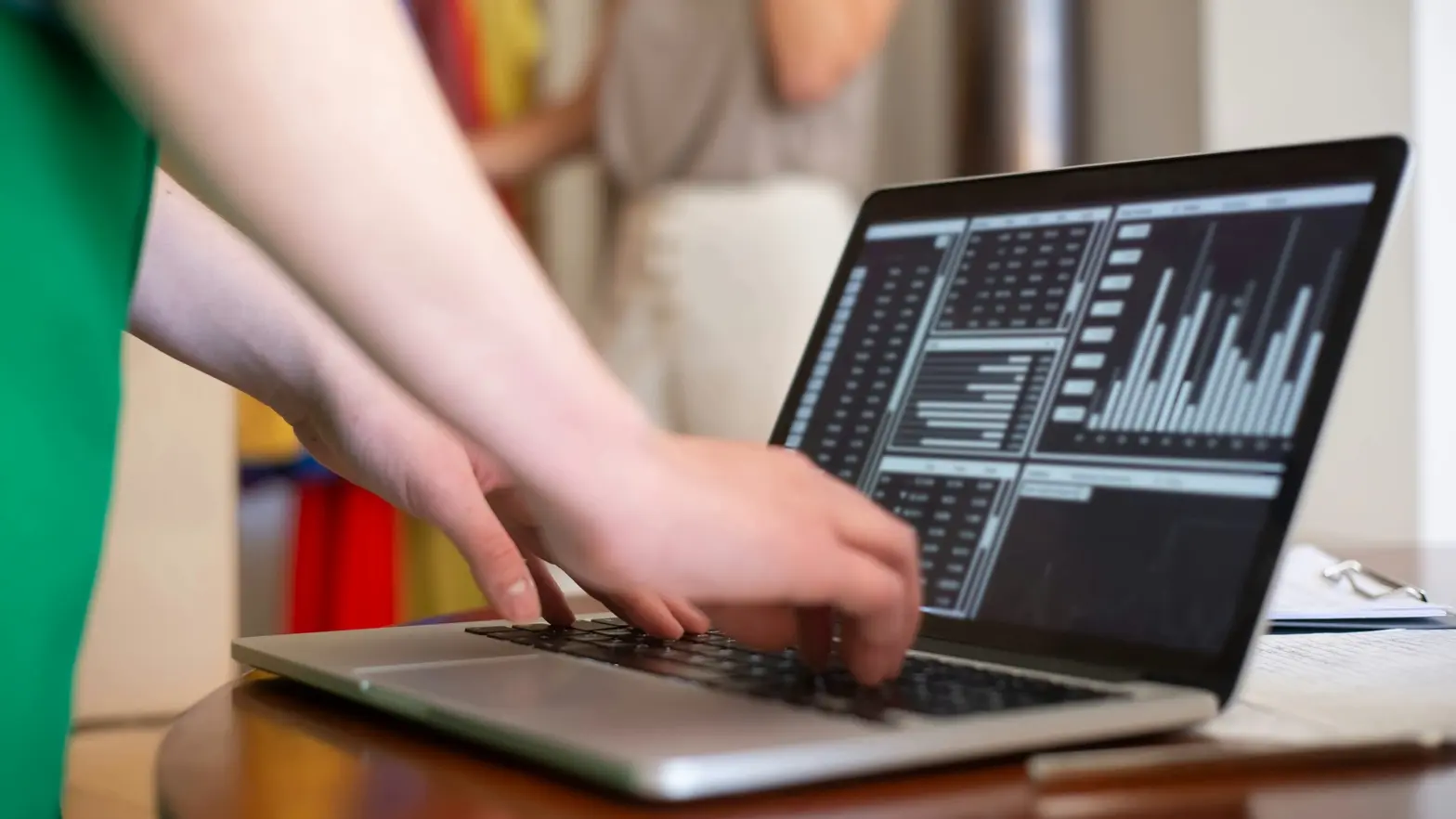 OnlyFans Assistant: Roles, Chat Strategies & AI Tools 2026