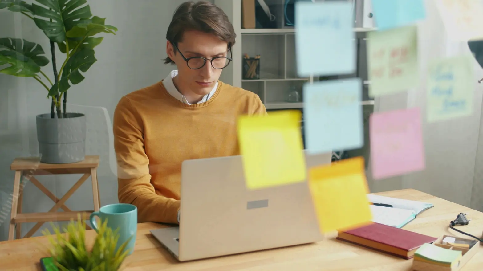 OnlyFans Assistant: Roles, Chat Strategies & AI Tools 2026