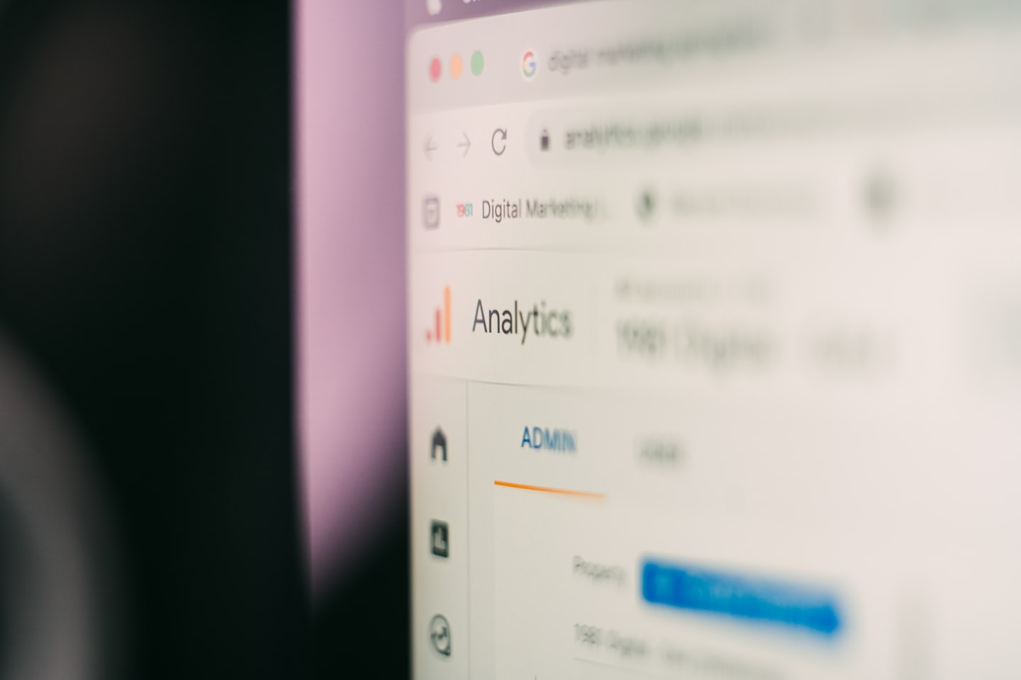 Analytics dashboard showing subscriber growth and retention trends for a creator platform