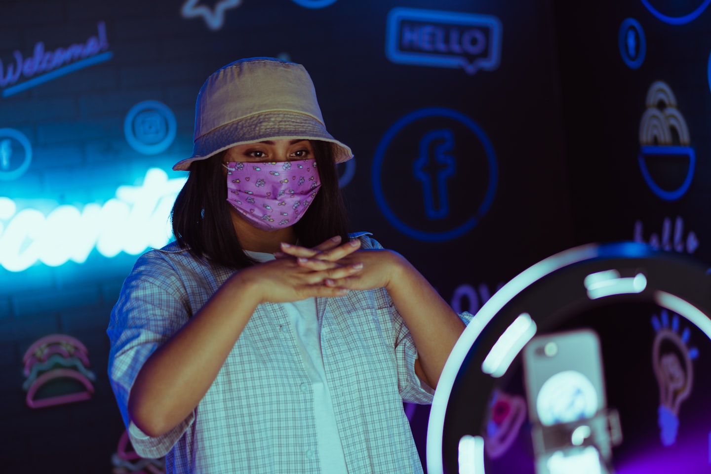 Secure messaging and privacy concept for choosing an uncensored AI chatbot with better data control
