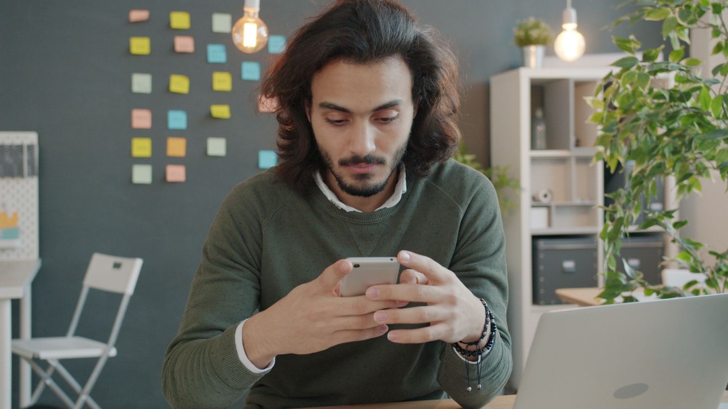 A mobile messaging screen with creator-style direct conversation, showing how private replies support fan conversion